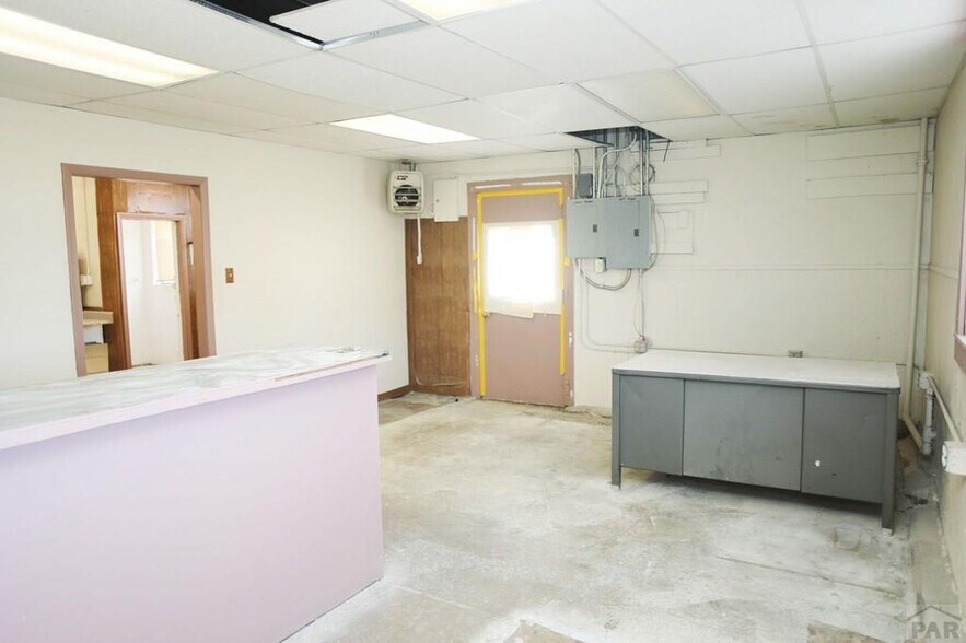 More Photos Of 600 E 11th St, Pueblo Auto Repair For Sale