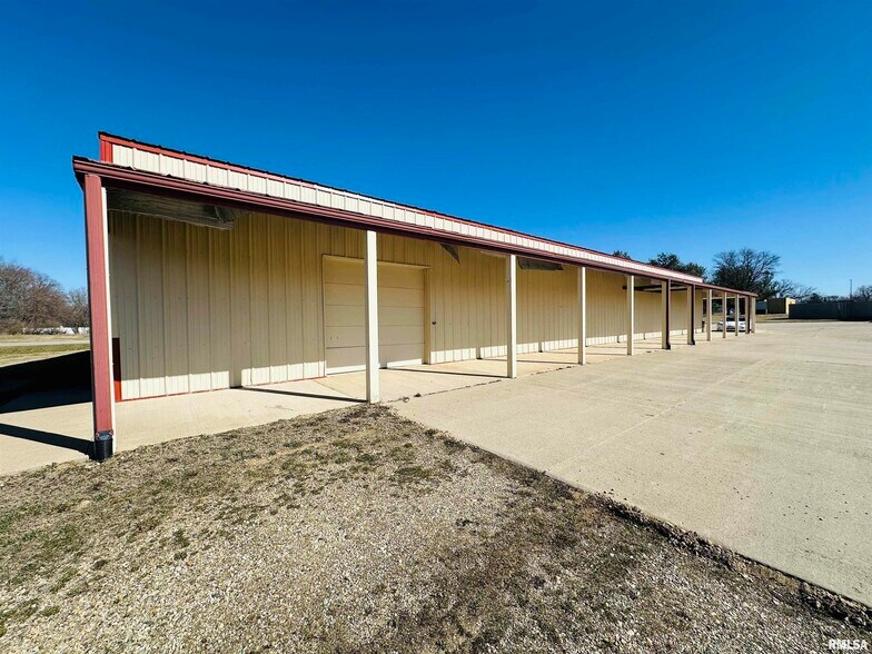 More Photos Of 510 Woodland Knolls Rd, Germantown Hills Flex For Lease