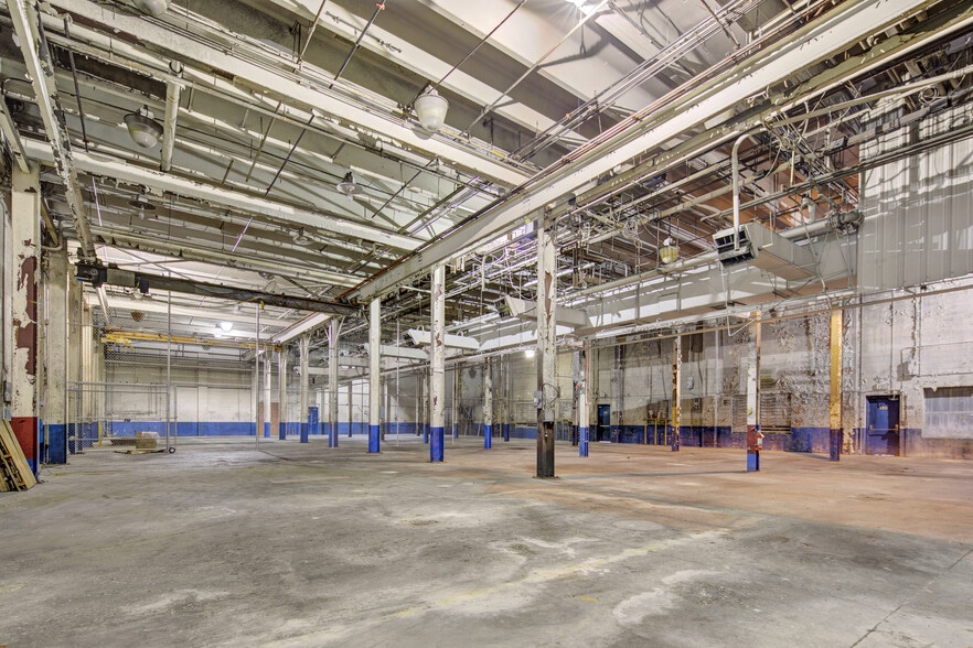 More Photos Of 3036 Gillespie St, Fayetteville Manufacturing For Lease
