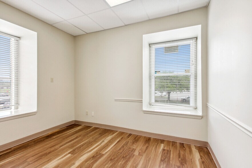 More Photos Of 4520 Wichers Dr, Marrero Medical For Lease