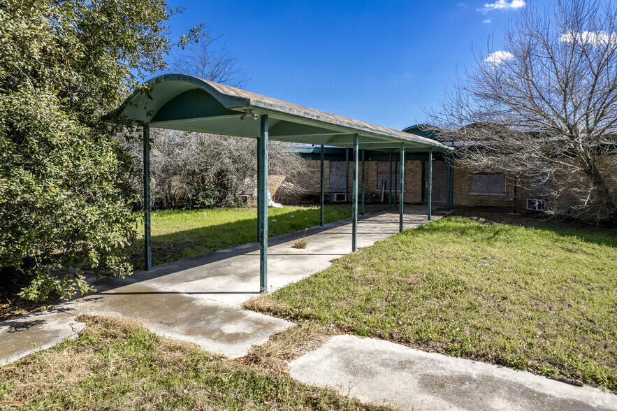 Primary Photo Of 1800 Cartwheel Dr, Gonzales Rehabilitation Center For Lease