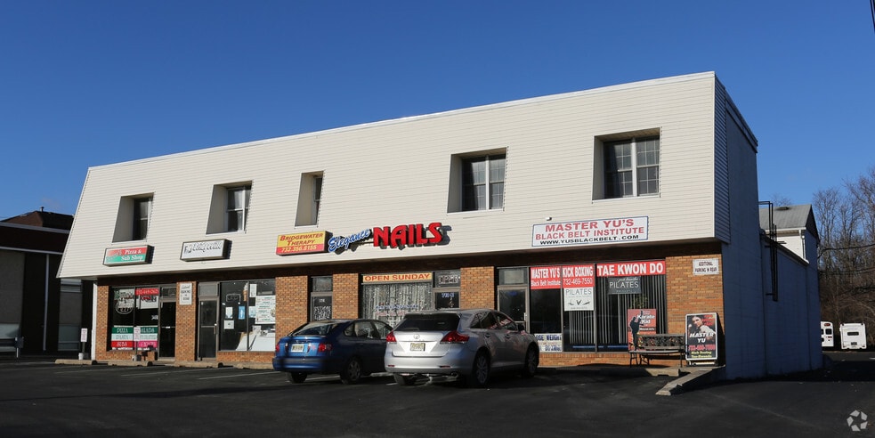 More Photos Of 713 E Main St, Bridgewater Convenience Store For Lease