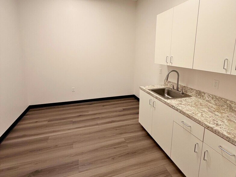 More Photos Of 1255 W 9th St, Upland Warehouse For Lease