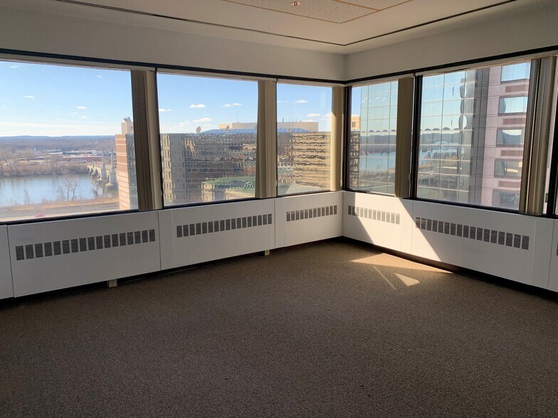 More Photos Of 1350 Main St, Springfield Office For Lease