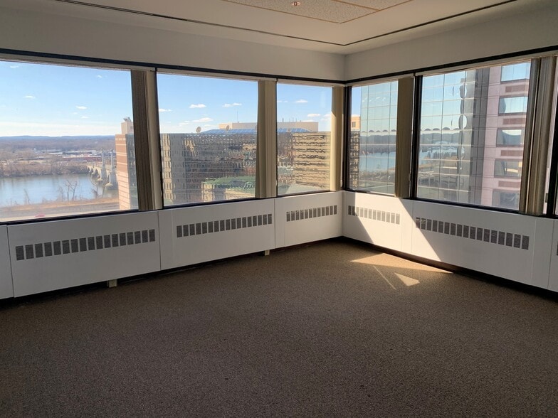 More Photos Of 1350 Main St, Springfield Office For Lease