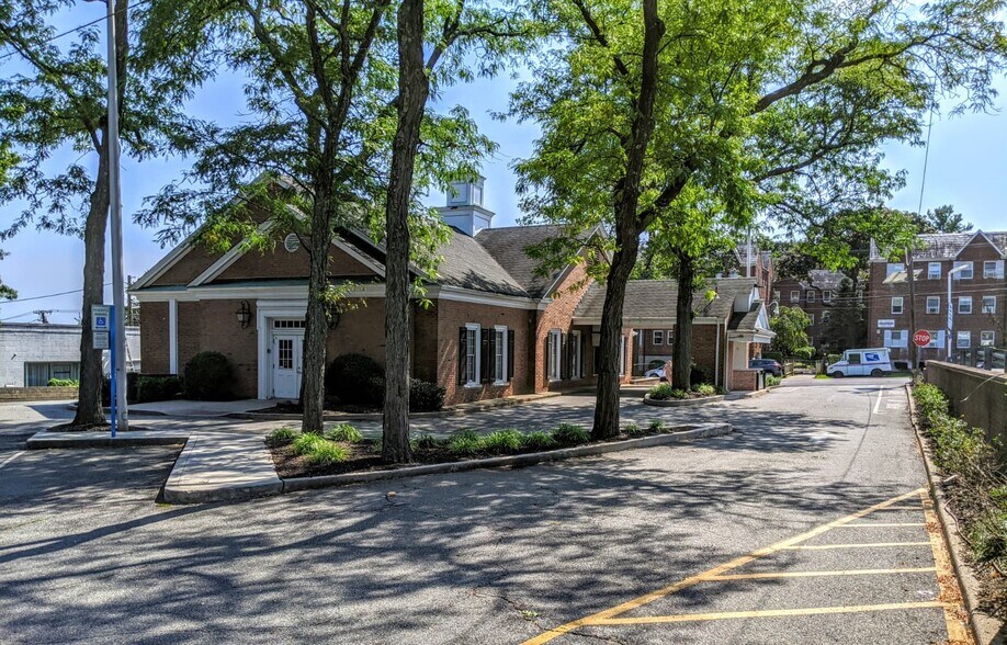 Primary Photo Of 205 Cedar Ln, Teaneck Bank For Lease