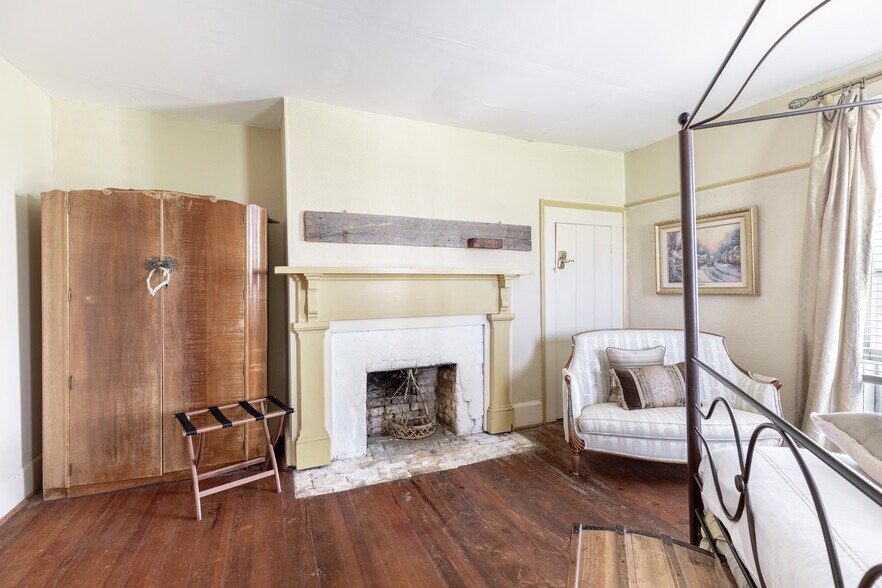 More Photos Of 2416 Lowesville Rd, Amherst Hospitality For Sale