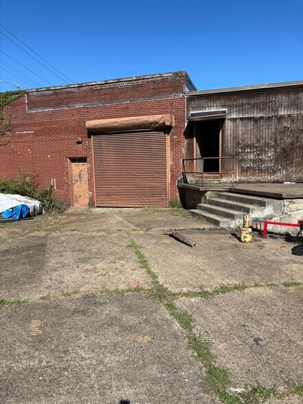 More Photos Of 806 Sixth St, Braddock Warehouse For Sale