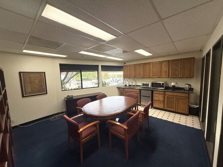 More Photos Of 2596 Mission St, San Marino Office For Lease