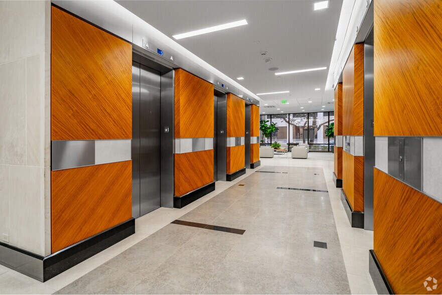 More Photos Of 700 N Saint Marys St, San Antonio Coworking Space