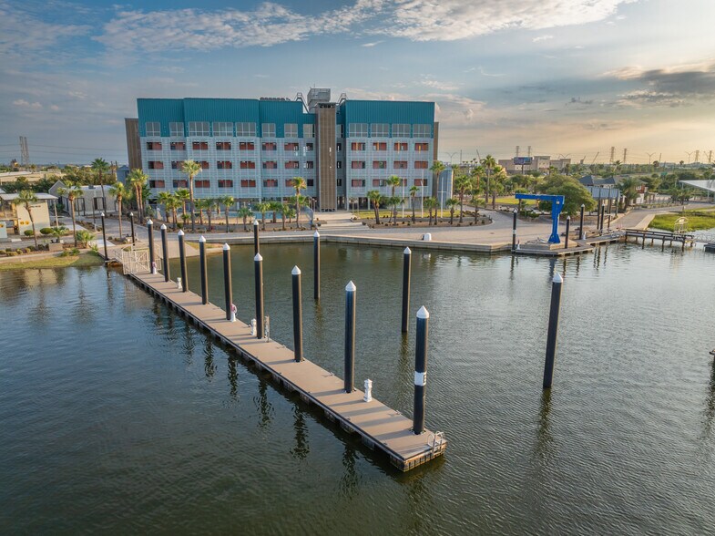 More Photos Of 7509 Broadway St, Galveston Lodge Meeting Hall For Sale