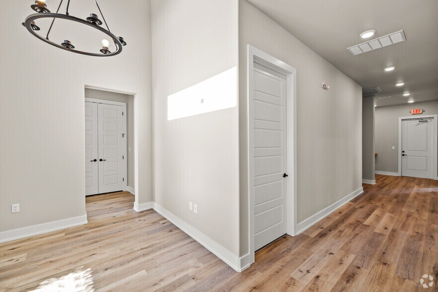 More Photos Of 3218 140th St, Lubbock Office For Sale