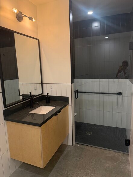 More Photos Of 202 Panetta Ave, Santa Cruz Flex For Sale