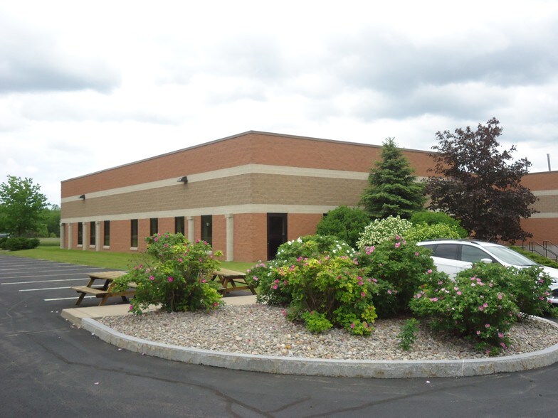 More Photos Of 17 Technology Pl, East Syracuse Office For Lease