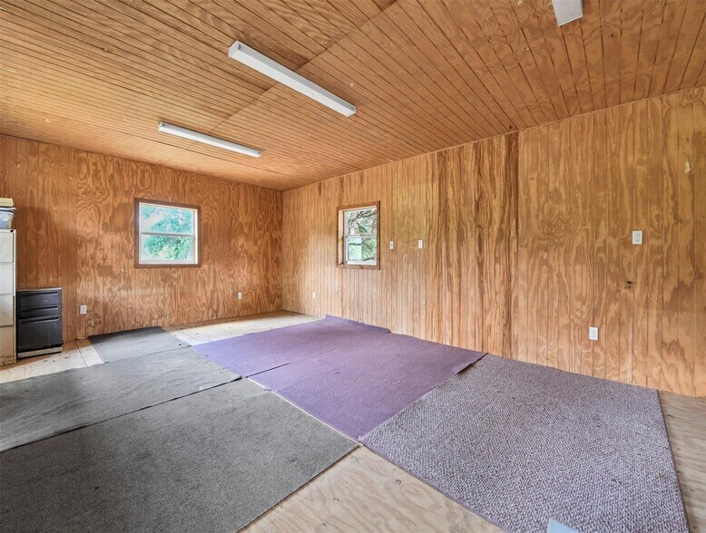 More Photos Of 11304 Fostoria Rd, Cleveland Land For Sale