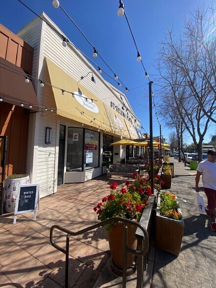 More Photos Of 1136-1154 Main St, Saint Helena Storefront For Lease