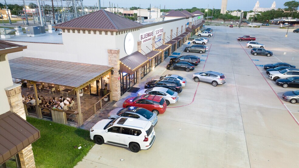 More Photos Of 6211 Barker Cypress Rd, Katy Unknown For Lease