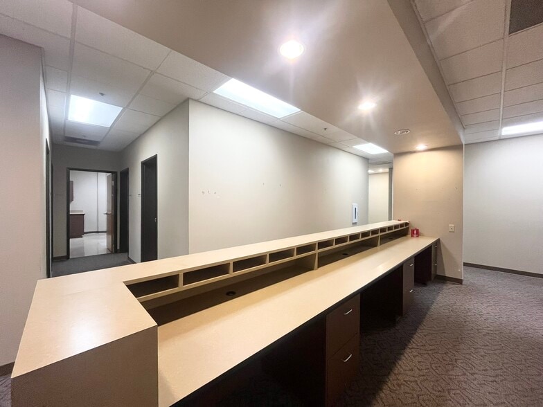 More Photos Of 1130 Conroy Ln, Roseville Medical For Sale