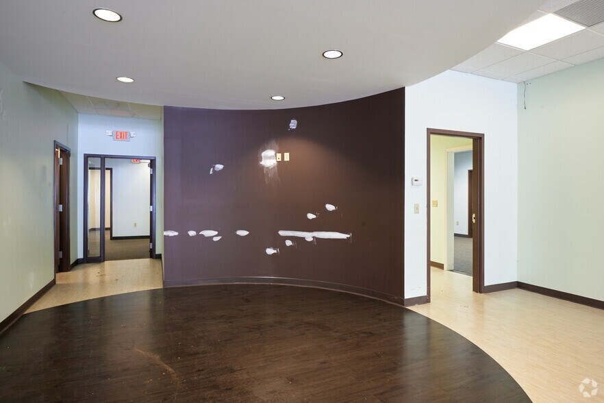 More Photos Of 1900 S Clinton Ave, Rochester Storefront For Lease