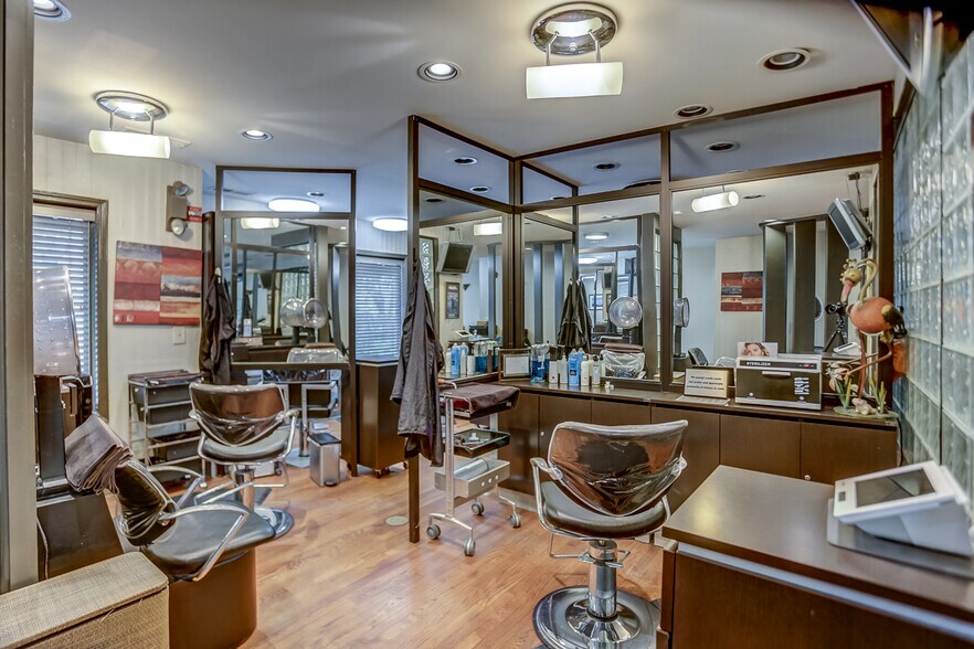 More Photos Of 1086 W Rex Rd, Memphis Freestanding For Sale