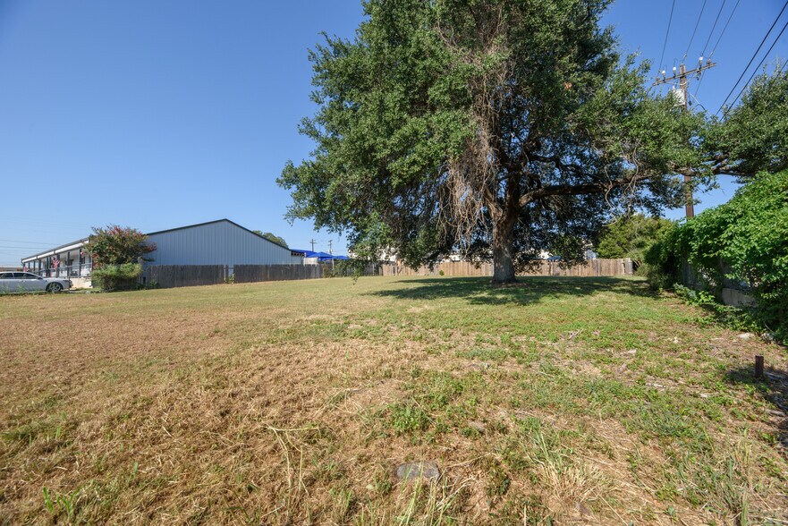 More Photos Of 2600 Commerce St, Marble Falls Land For Sale