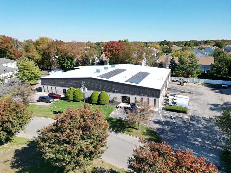 More Photos Of 70 Cathy Ln, Burlington Warehouse For Lease