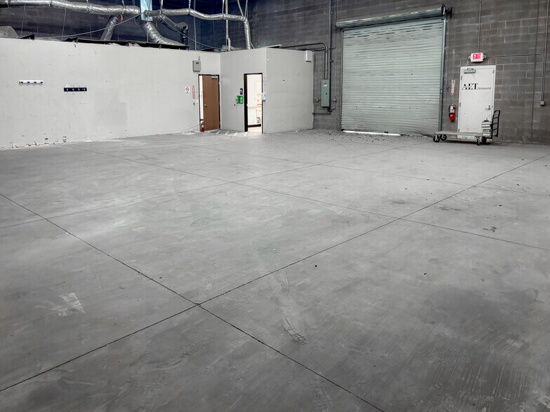 More Photos Of 4340 E Alexander Rd, Las Vegas Warehouse For Lease
