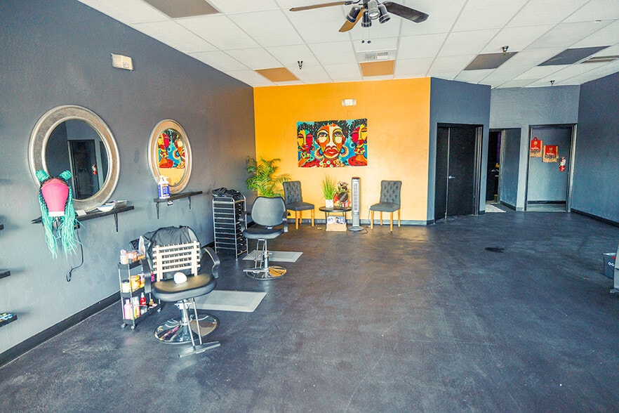 More Photos Of 323-335 N Gilbert Rd, Mesa Unknown For Lease