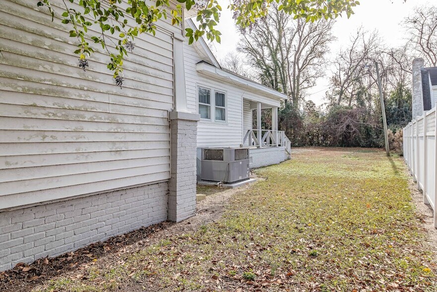More Photos Of 1206 E Ash St, Goldsboro Loft Creative Space For Lease