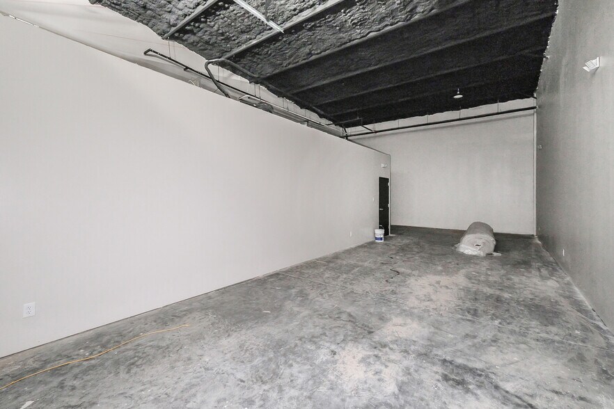 More Photos Of 3313-3345 Porter Rd, Katy Light Manufacturing For Lease