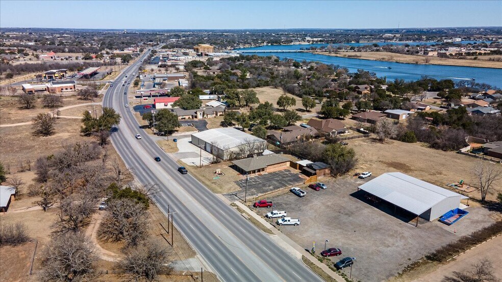 More Photos Of 1817 S Morgan St, Granbury Auto Dealership For Sale