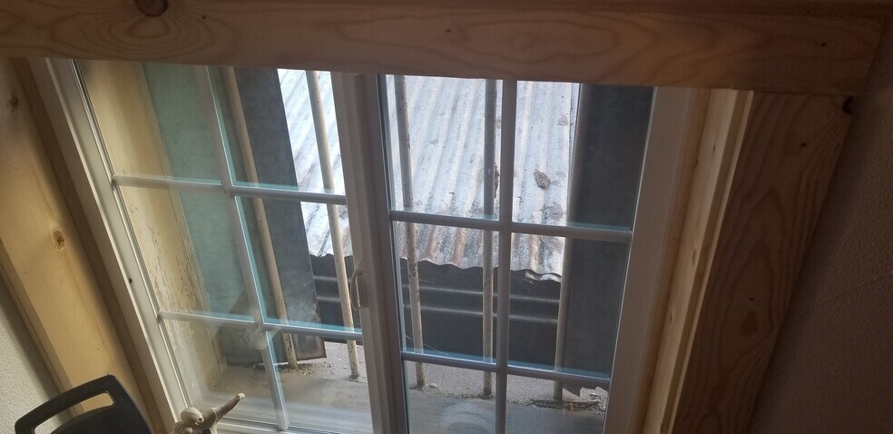 More Photos Of 213 Chase Creek St, Clifton Specialty For Sale