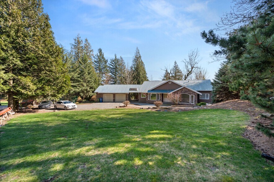 More Photos Of 3051 Eldridge Rd, Abbotsford Office For Sale