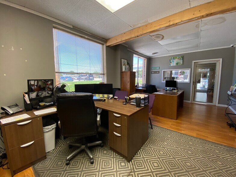 More Photos Of 943 N Boonville Ave, Springfield Office For Sale