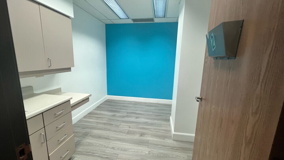 More Photos Of 44215 15th St W, Lancaster Medical For Sale