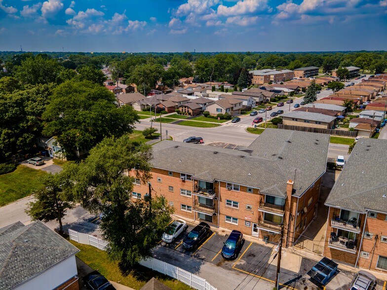More Photos Of 1025-1049 W Vermont Ave, Calumet Park Apartments For Sale