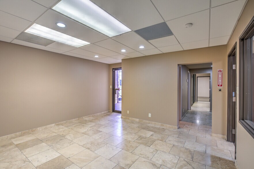 More Photos Of 3320-3340 W Wynn Rd, Las Vegas Office Residential For Lease