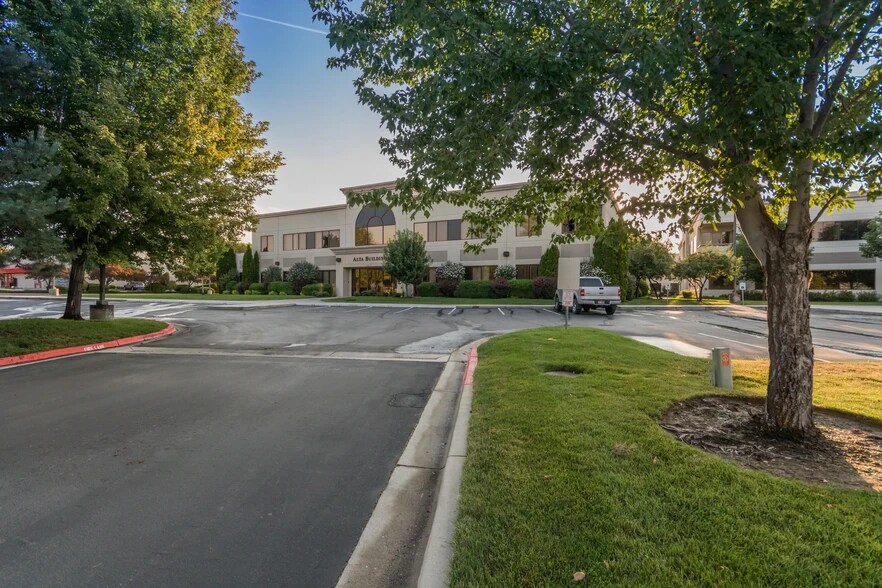 More Photos Of 12592 W Explorer Dr, Boise Office For Sale