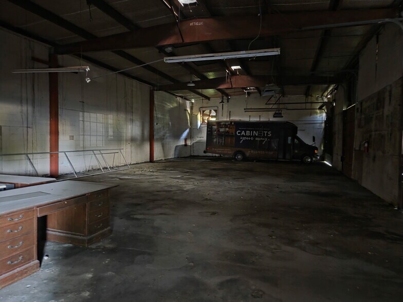 More Photos Of 4910 Griggs Rd, Houston Flex For Lease