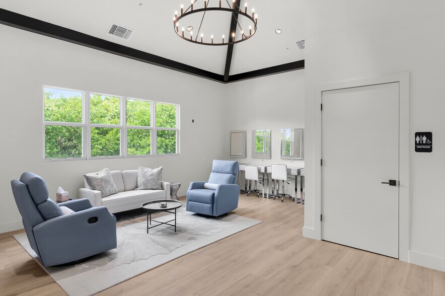 More Photos Of 6901 Hendry Creek Dr, Fort Myers Specialty For Sale