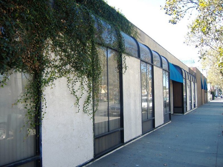 More Photos Of 160 E Holt Ave, Pomona Office For Lease