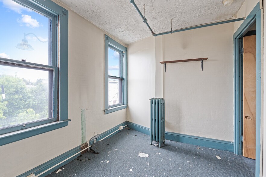 More Photos Of , Utica Unknown For Sale