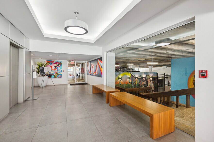 More Photos Of 3626 N Hall St, Dallas Office For Lease