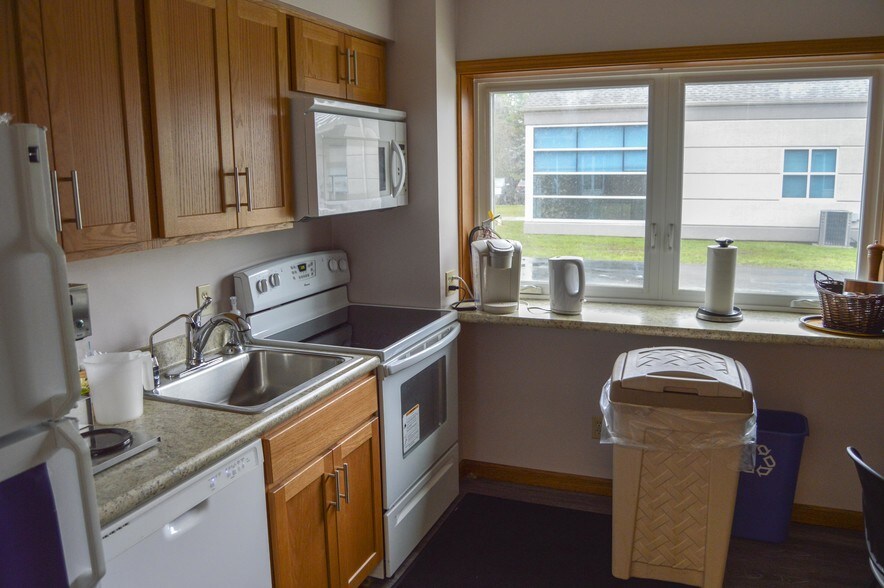 More Photos Of 9600 Main St, Clarence Medical For Sale