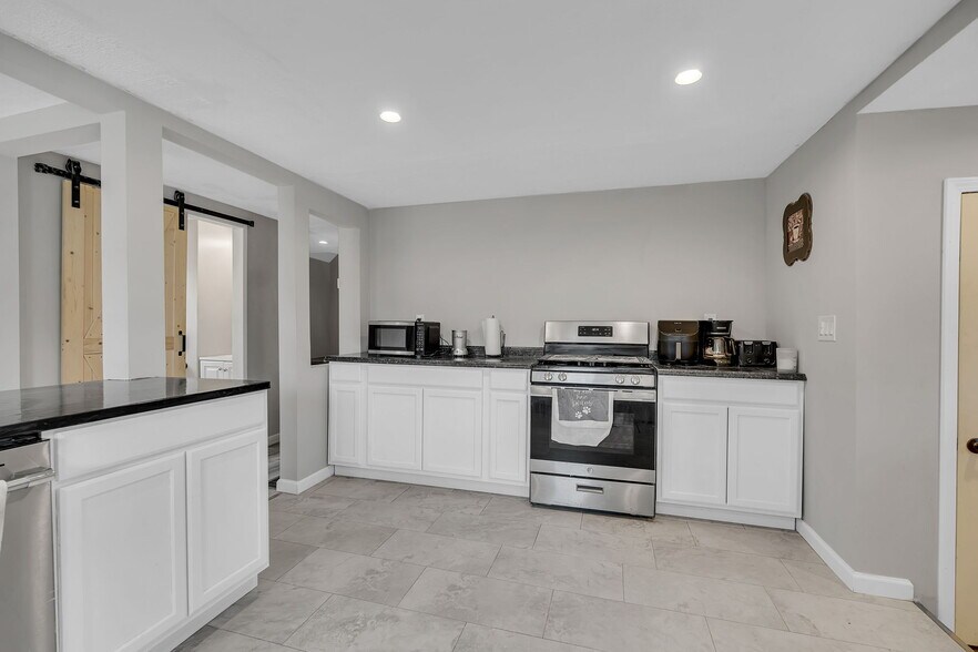 More Photos Of 12694 Route 39 Rd, Chaffee Flex For Sale