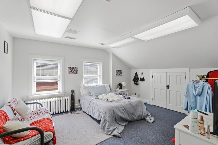 More Photos Of 2406 Auburn Ave, Cincinnati Office Residential For Sale