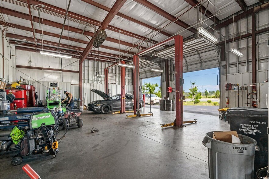 More Photos Of 362 George Bishop Pky, Myrtle Beach Auto Repair For Sale