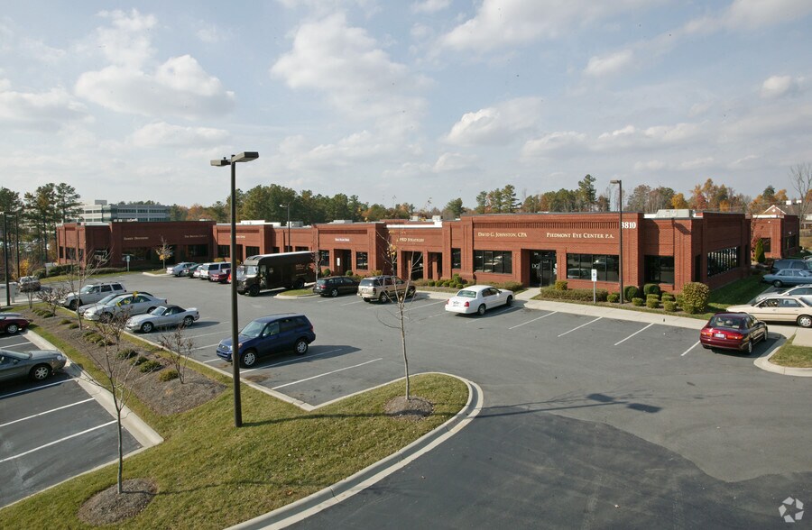 More Photos Of 3810 N Elm St, Greensboro Medical For Lease