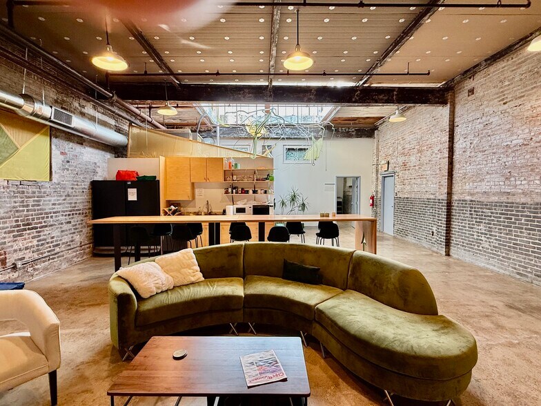 More Photos Of 517 Soraparu St, New Orleans Office For Lease