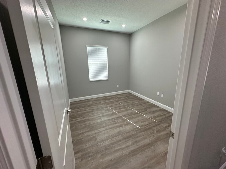 More Photos Of 708 Cactus Ridge Cir, Seffner Medical For Lease